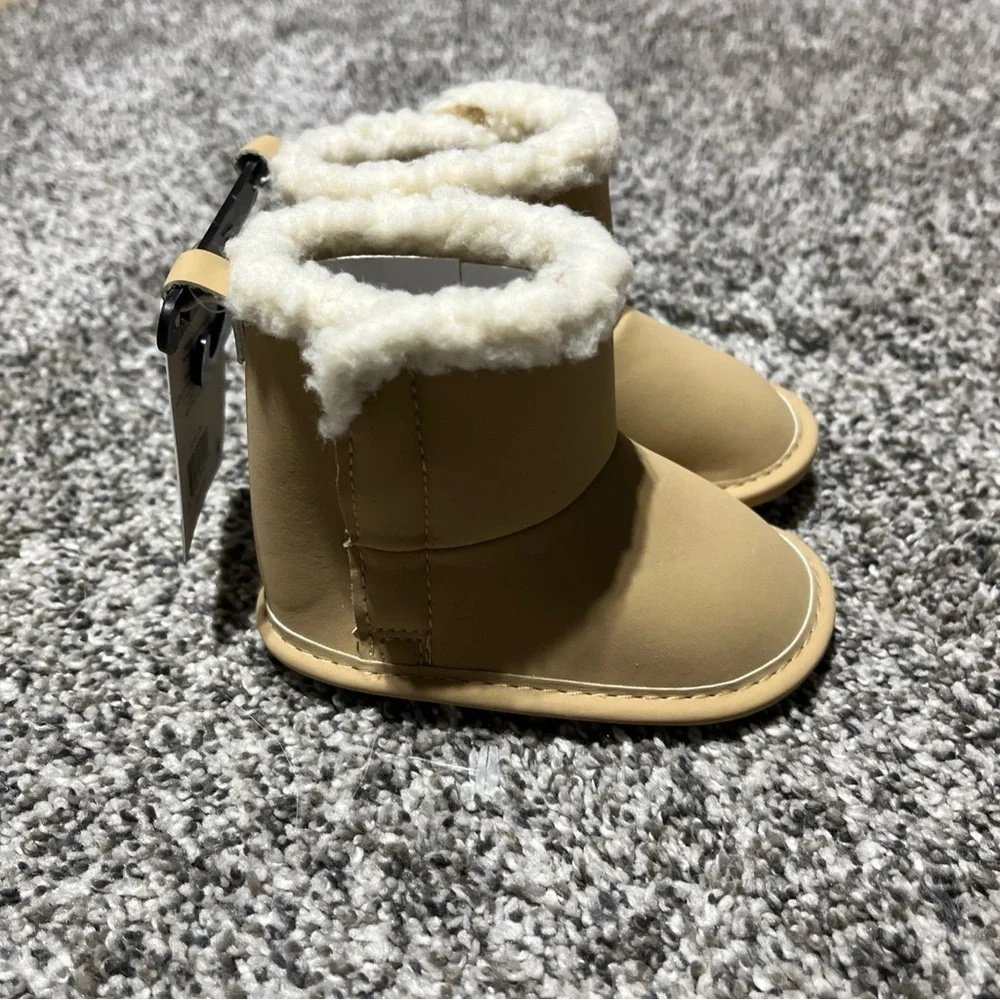 Carter's Child of Mine Baby Girl Tan Faux Fur Boots, Size 3-6 Months